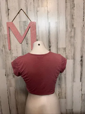 Gymshark Dusky Pink Cropped Short Sleeve Graphic Tee Womens Size Medium thumbnail 4