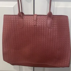 Large Shoulder Bag Size 16” X 16”, Excel. cond.. Pink thumbnail 5
