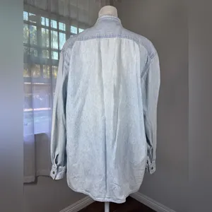 Vintage ‘80s Carry Back Light Wash Denim Embroidered Relaxed Fit Shirt thumbnail 6