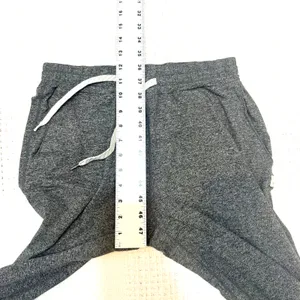 Vuori small flawed cropped active lounge jogger pant P3 3553 thumbnail 7