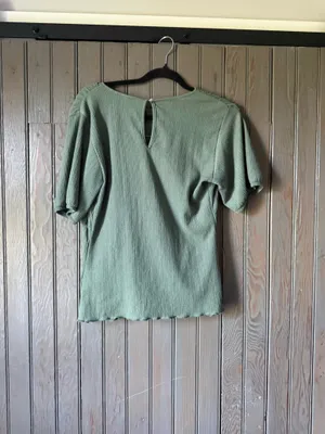Boutique Top thumbnail 2