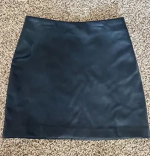 H&M Skirt thumbnail 1
