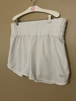 Nike Dri-Fit White Skort Womans Size XL thumbnail 2