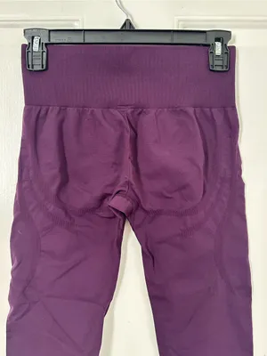 Halara OneForm Seamless Flow Mid Rise Tummy Control Butt Lifting 7/8 Leggings thumbnail 10