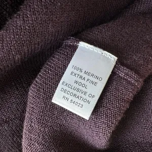 Banana Republic Extra Fine Italian Merino Wool Plum Cardigan Sweater Small Flaw thumbnail 6