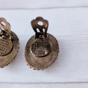 Vintage Clip On Earrings Patterned Oval thumbnail 7