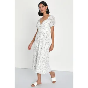 NWT Lulus Womens Size Small Life White Floral Print Puff Sleeve Midi Dress NEW thumbnail 4