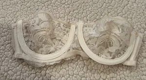 Victoria's Secret White bra thumbnail 1