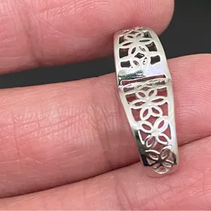 925 Signed Sterling Silver Flower Filigree Huggie Mini Hoop Earrings 3g. thumbnail 11