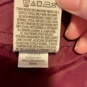 Victoria's Secret PINK Maroon/Burgundy Hooded Pullover Windbreaker Raincoat thumbnail 10