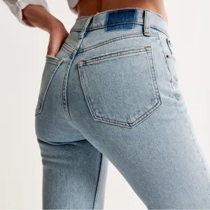 Abercrombie High Rise 90s Relaxed Jean thumbnail 3