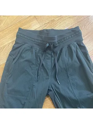 Lululemon Dance Studio Mid-Rise Khaki Green Athletic Pants Joggers Crop 25" Sz 4 thumbnail 5