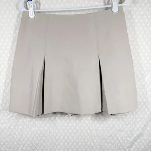 Abercrombie‎ & Fitch Cream Micro Pleated Low Rise Skort thumbnail 2