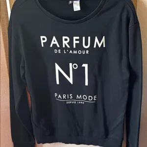 Divided H&M Black Parfum De L'Amour Sweatshirt medium thumbnail 1