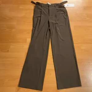 Alo Yoga Mid-Rise Showdown Trouser Expresso XS thumbnail 2