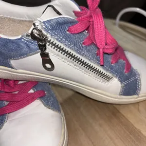 Vintage Havana Sneakers Women's Sz 5 White Leather Denim Pink Zip Closure thumbnail 4