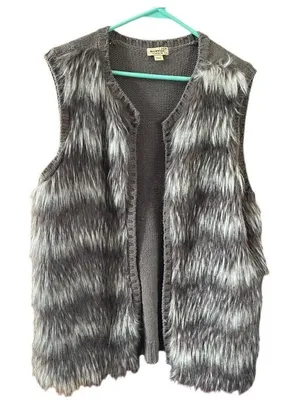 One world size XL faux fur open front vest thumbnail 1