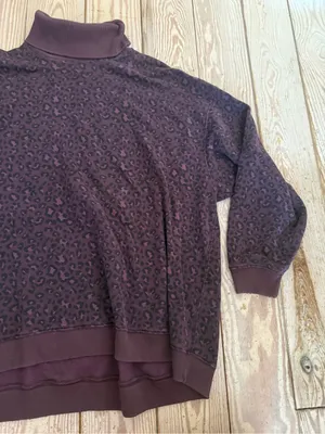 American Eagle Leopard Print Turtleneck Sweatshirt - Size Medium thumbnail 1