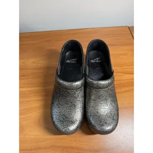 Dansko Antiqued Silver Tooled Clogs Size 38 Floral Embossed Comfort Work Medical thumbnail 3