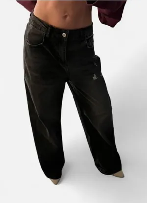 Amazon Low rise, black denim jeans thumbnail 1