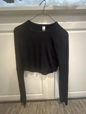Lululemon Black Cropped Long Sleeve  thumbnail 3
