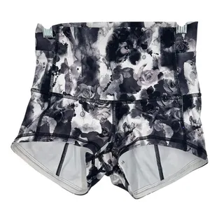 Lululemon Size 4 Wunder Short 2" Mini Obscurred Black‎ Dusty Mauve Lifting Gym thumbnail 1