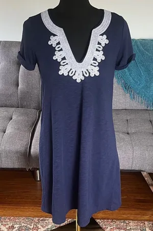 Lilly Pulitzer embroidered neckline V neck dress. Size XS thumbnail 1