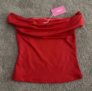 Edikted Red Top thumbnail 1