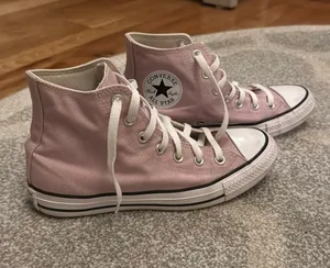 High-Top Converse thumbnail 1