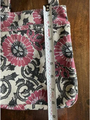 KAVU Floral Crossbody Sling Bag with Front Pocket thumbnail 9