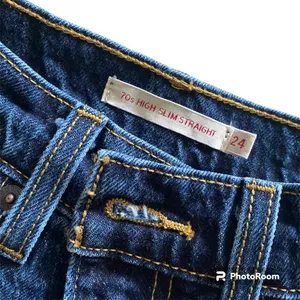 Levi's 70s High-Rise Slim Straight Jeans thumbnail 3
