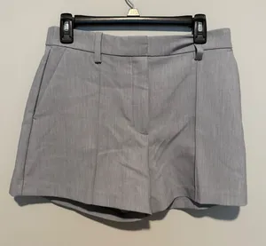 Abercrombie & Fitch Women Light Grey Tailored Pleated Shorts NWT Size S 149-440 thumbnail 1