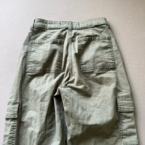 Hollister Ultra High Rise Cargo Dad Pants thumbnail 6
