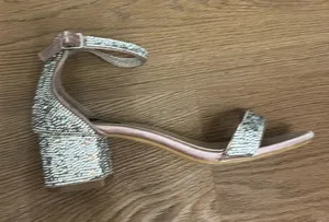 Sparkly little heel Pink Size 8 thumbnail 2