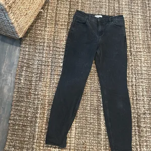 Abercrombie & Fitch The Skinny High Rise Black Denim Jean Size 28/6 thumbnail 2