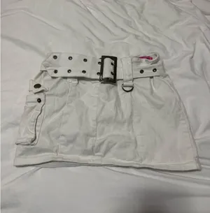 Edikted Low-Rise Mini Skirt thumbnail 3