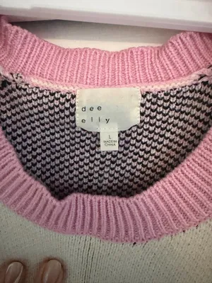 VICI Smiley Sweater thumbnail 3