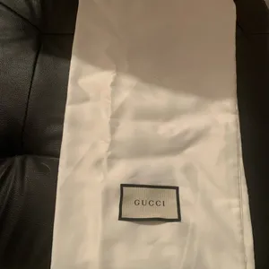 Preloved Gucci‎ dustbag. About 14x8.5 inches thumbnail 4