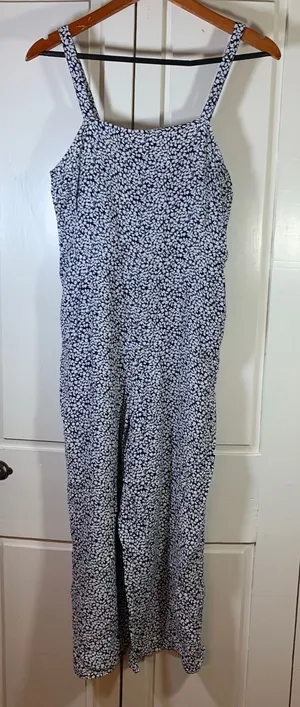 GAP Navy Floral Cami Jumpsuit Women Size 6 Wide Leg Linen‎ Blend Feminine Summer thumbnail 1