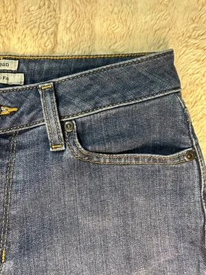 L.L. Bean Classic Fit medium-dark wash mid rise straight leg jeans 4 Med/Tall thumbnail 4