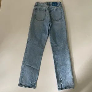 Abercrombie & Fitch 90s Straight Jeans 27/4 Ultra High Rise Light Wash thumbnail 3