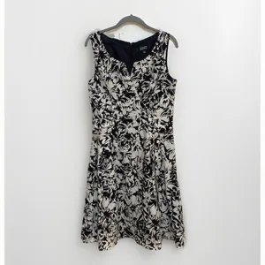Adrianna‎ Papell Black Ivory Floral Fit & Flare Dress Size 10 thumbnail 2