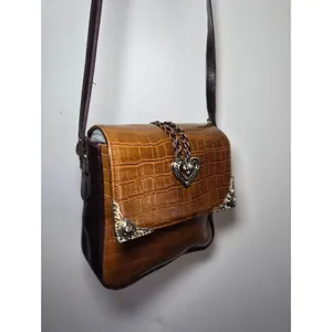 Western Y2K Croc-Embossed Y2K Heart Accent Shoulder Bag - Brown/Ta thumbnail 4