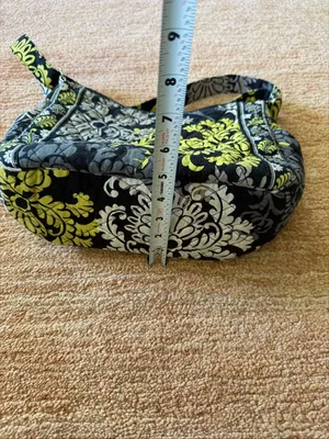 Vera Bradley Baroque Shoulder Bag great condition thumbnail 4