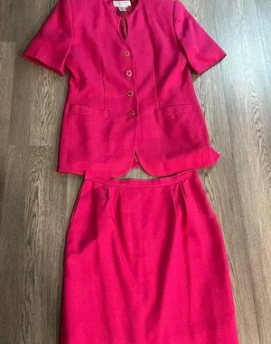 Women’s Size 10 Pink Atrium Collection 2 Piece Skirt Suit thumbnail 1