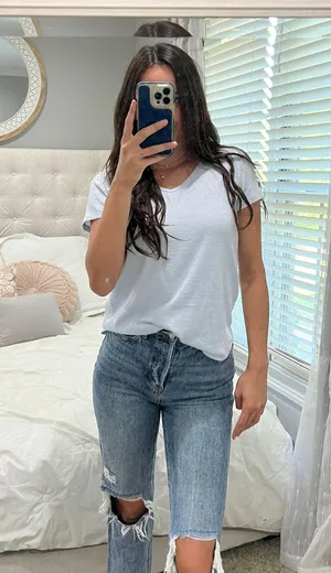 Hollister Top thumbnail 1