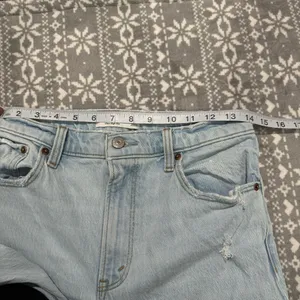Abercrombie & Fitch The 90's Straight Ultra High Rise 28/6 Short‎ Minimalist thumbnail 9