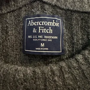Abercrombie and Fitch Charcoal Gray Chunky Ribbed Sweater // Size M thumbnail 6