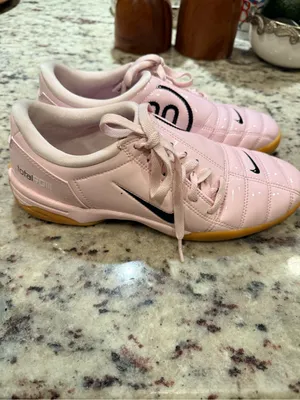 Nike Men’s/ Unisex Total 90 III in Pink Foam Lifestyle Low Profile Sporty thumbnail 3