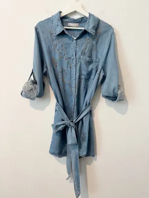 Blue B Chambray Embroidered Tunic Shirt Size Medium Rhinestone Studded Western thumbnail 4